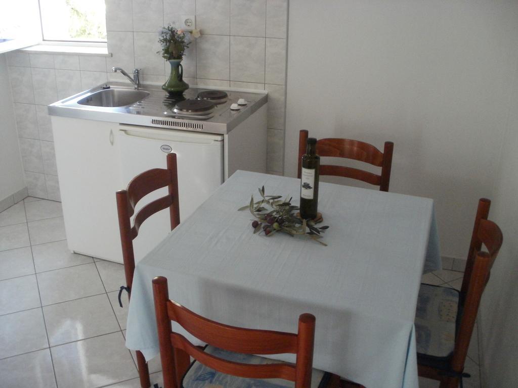 Grgin Apartments Kaštela Стая снимка