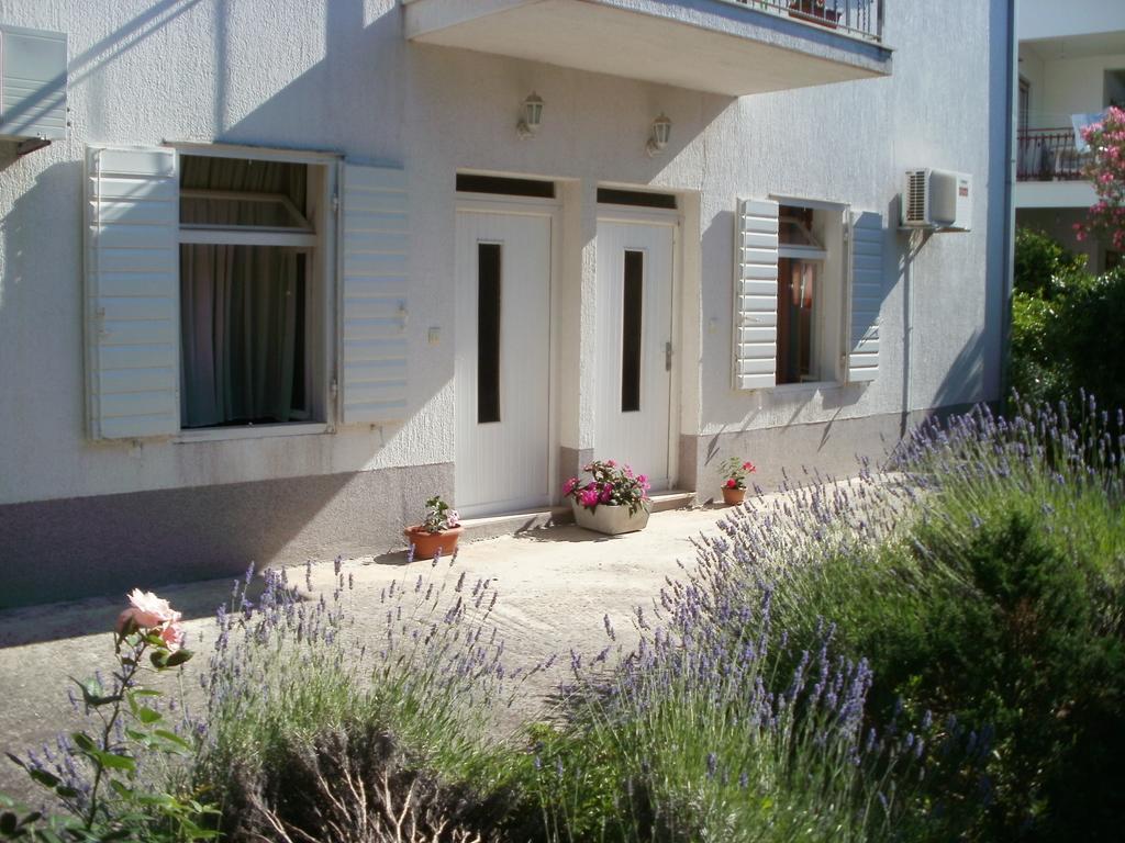 Grgin Apartments Kaštela Екстериор снимка