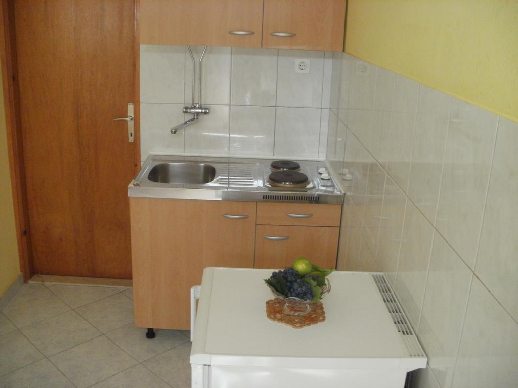 Grgin Apartments Kaštela Стая снимка