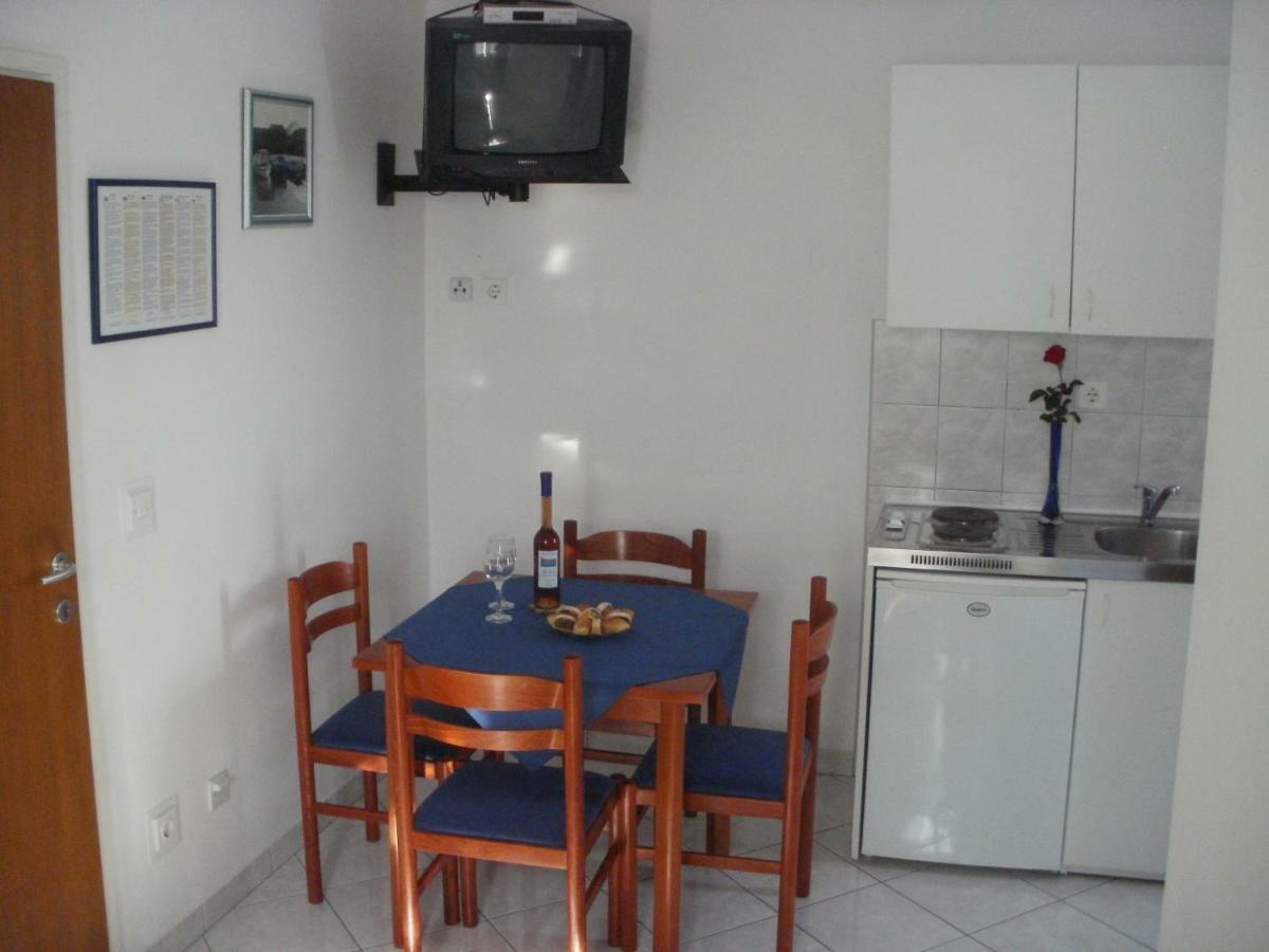 Grgin Apartments Kaštela Стая снимка